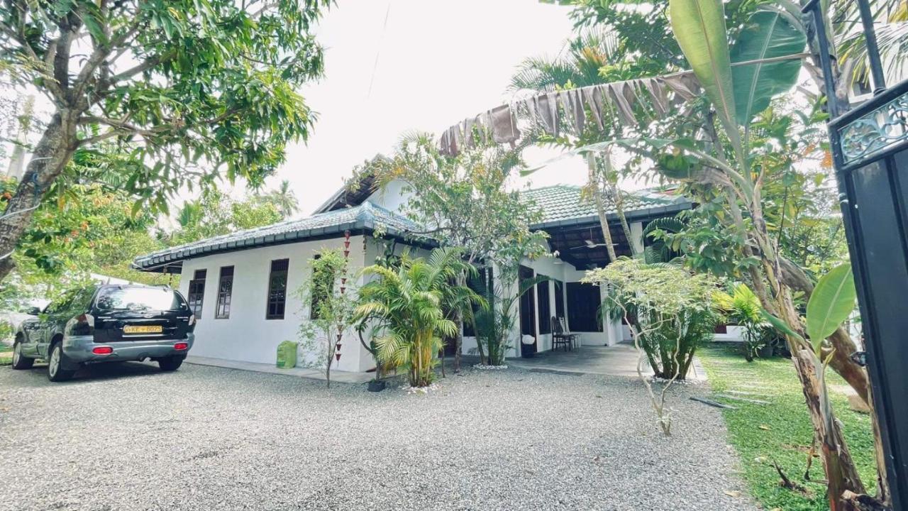 Rituale Guest House - Surf & Yoga Mirissa Ngoại thất bức ảnh