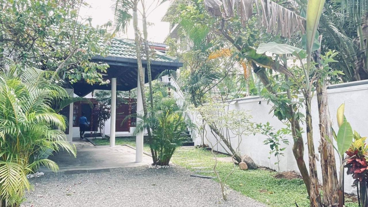Rituale Guest House - Surf & Yoga Mirissa Ngoại thất bức ảnh