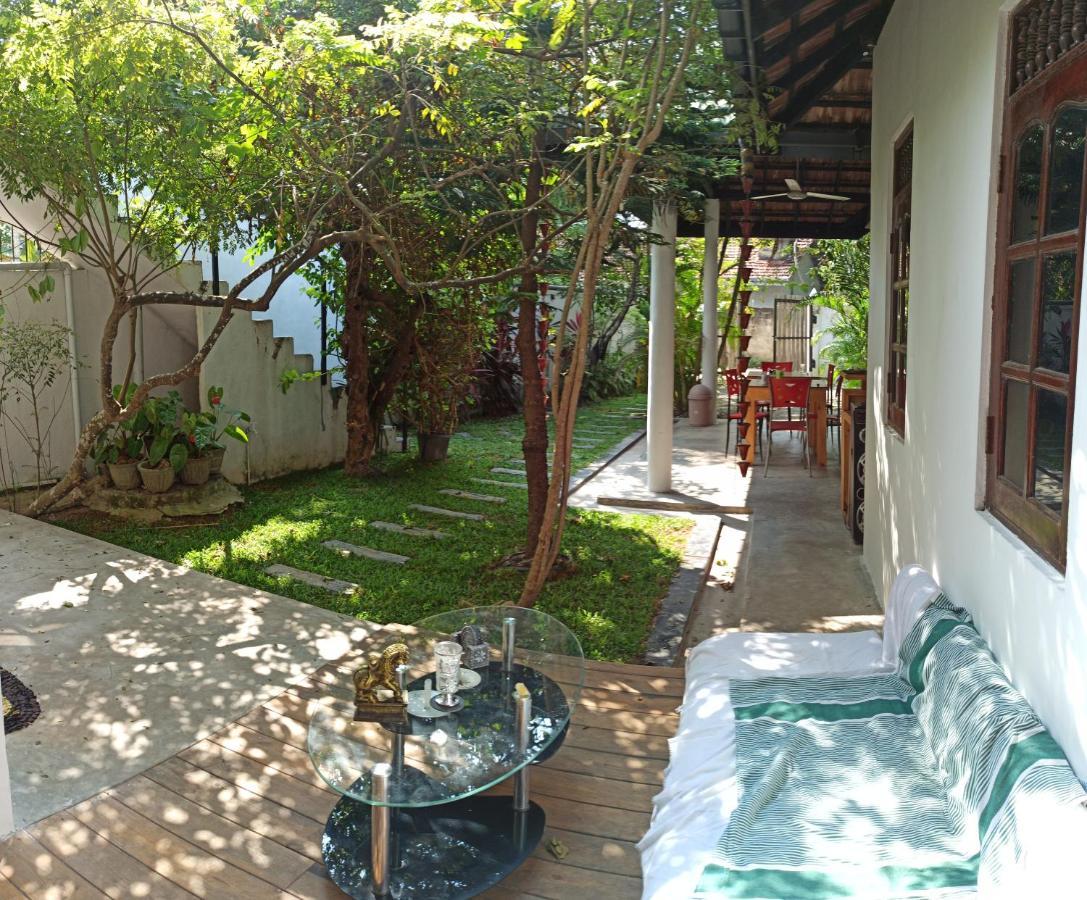 Rituale Guest House - Surf & Yoga Mirissa Ngoại thất bức ảnh